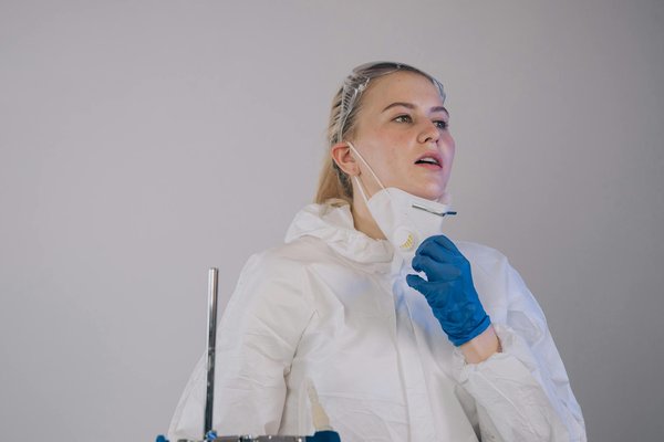 Wie kann man Immobilienrisiken durch Versicherungen absichern?